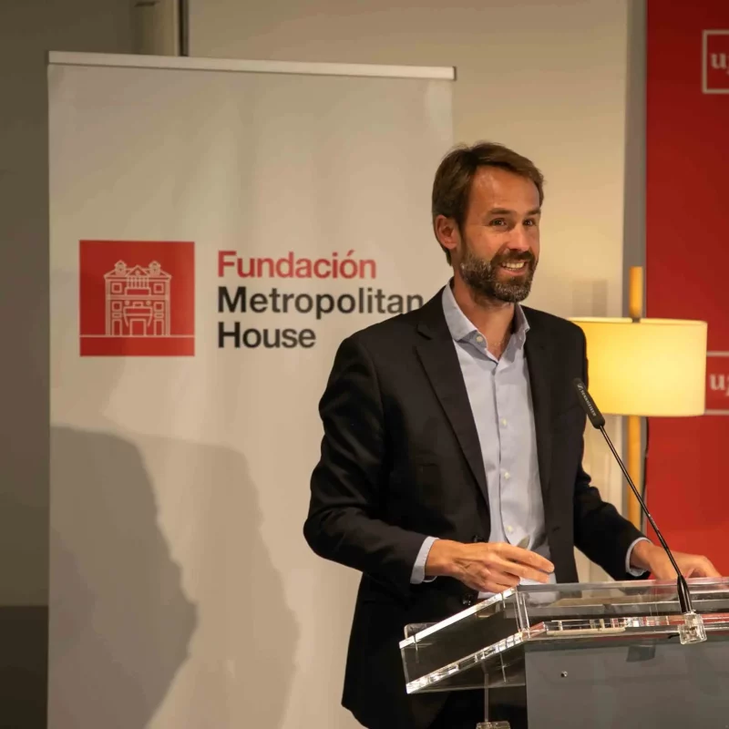 Miguel Ángel Angulo (Metropolitan House)