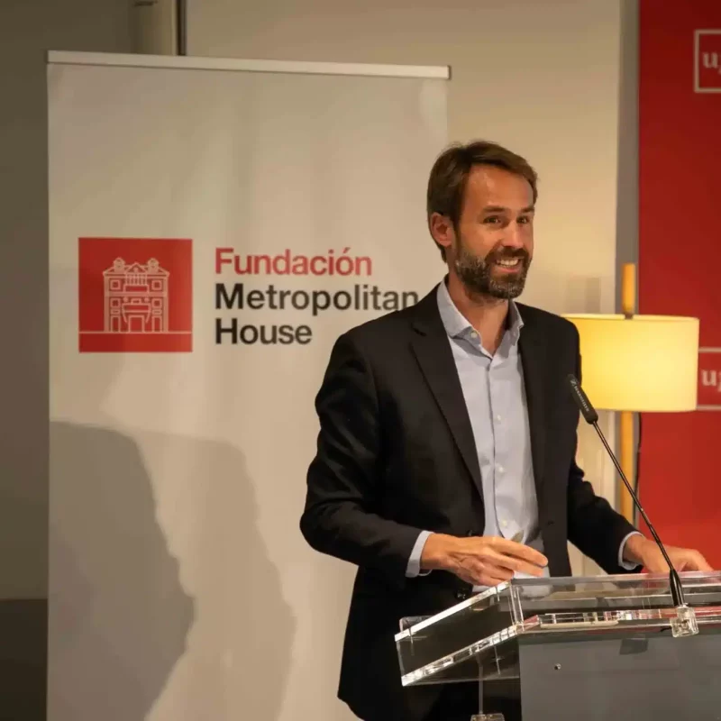 Miguel Ángel Angulo (Metropolitan House)